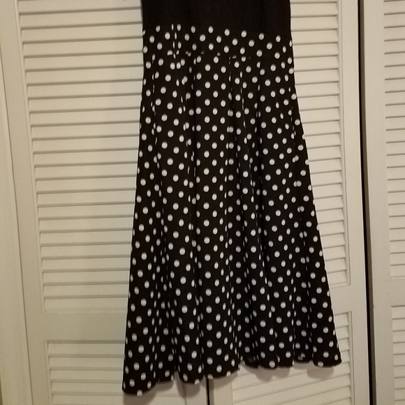 Dress - Picture 2 of 4